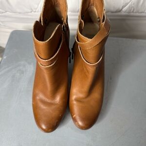 UGG Brown Leather Ankle Boots